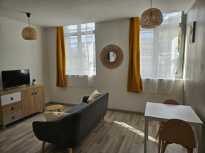 Chez Home